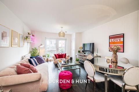 1 bedroom apartment for sale, Gubbins Lane, Harold Wood, RM3