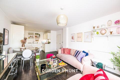 1 bedroom apartment for sale, Gubbins Lane, Harold Wood, RM3