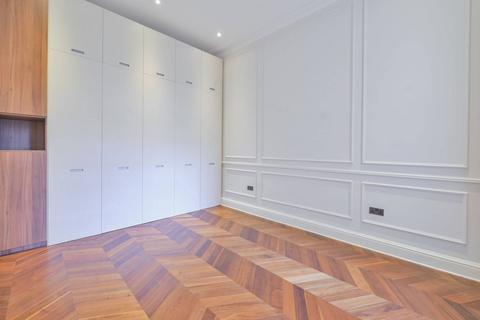 undefined, Cornwall Gardens, South Kensington, London, SW7