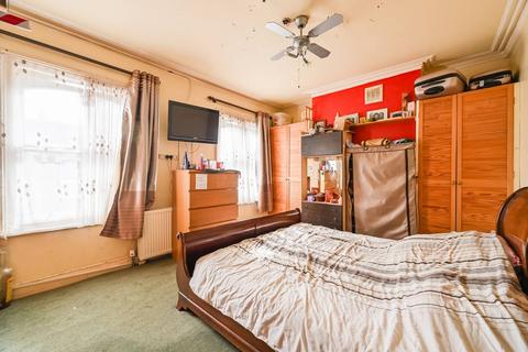 undefined, Crossley Street, N7, Highbury and Islington, London, N7