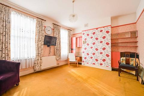 undefined, Crossley Street, N7, Highbury and Islington, London, N7