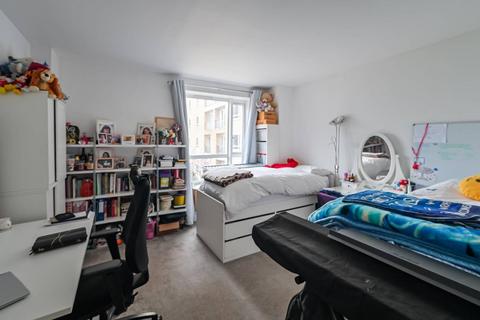 3 bedroom flat for sale, Eaton House, Canary Wharf, London, E14