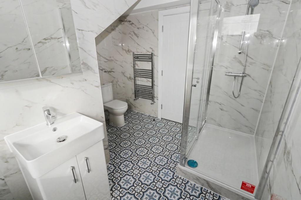 En-Suite Bathroom