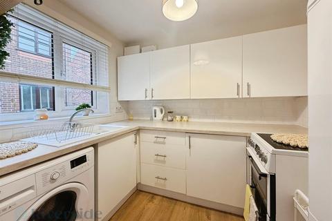 2 bedroom apartment for sale, Station Road, Hessle HU13