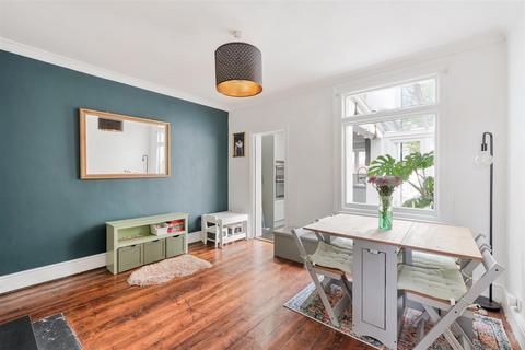 3 bedroom house for sale, Endsleigh Road, Redhill RH1