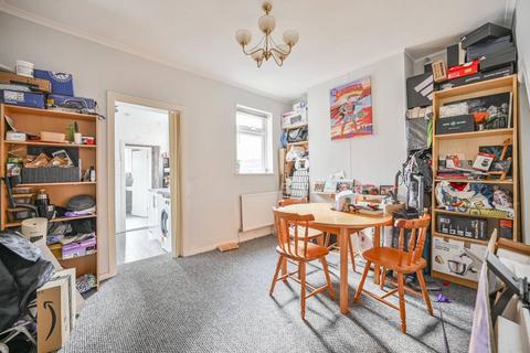 2 bedroom house for sale, Queens Road, N11, Wood Green, London, N11