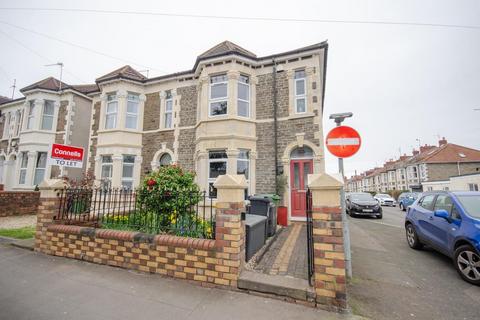 4 bedroom semi-detached house for sale, North Street, Downend, Bristol, BS16 5SW