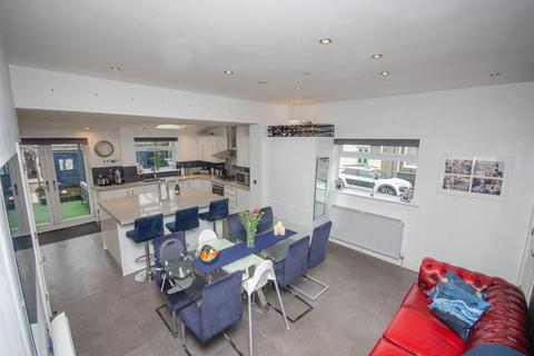 4 bedroom semi-detached house for sale, North Street, Downend, Bristol, BS16 5SW