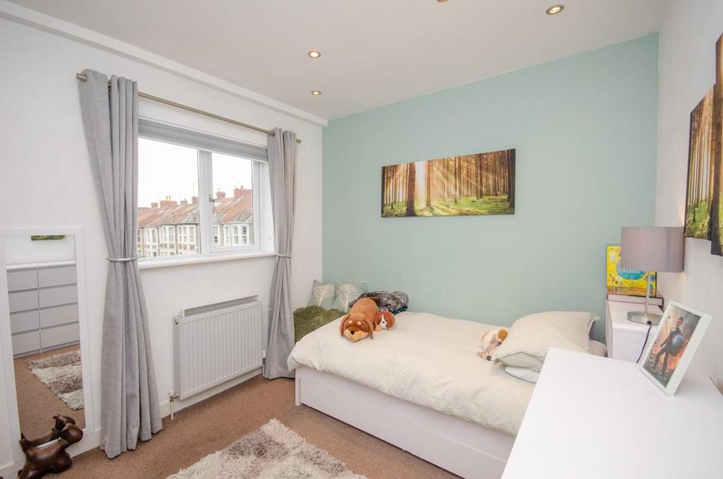Bedroom 2.jpg