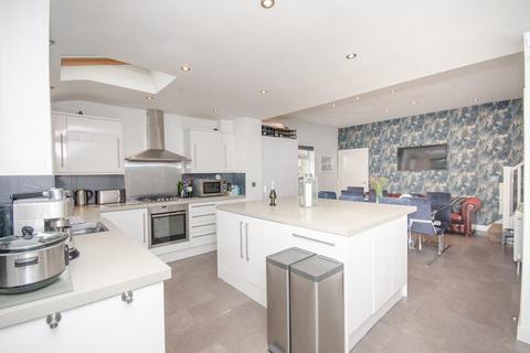 4 bedroom semi-detached house for sale, North Street, Downend, Bristol, BS16 5SW