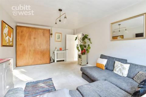 undefined, AVAILABLE IMMEDIATELY, Withdean Rise, BN1