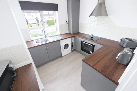 2 bedroom flat for sale, Eastwood Nook, Leeds LS14