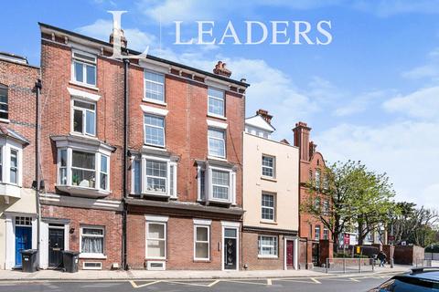 Studio to rent, Southsea, PO5
