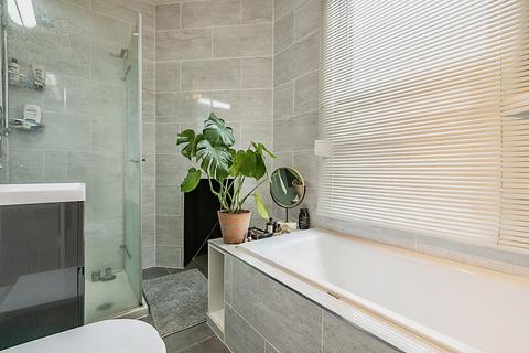 2 bedroom flat to rent, Freegrove Road, London, N7