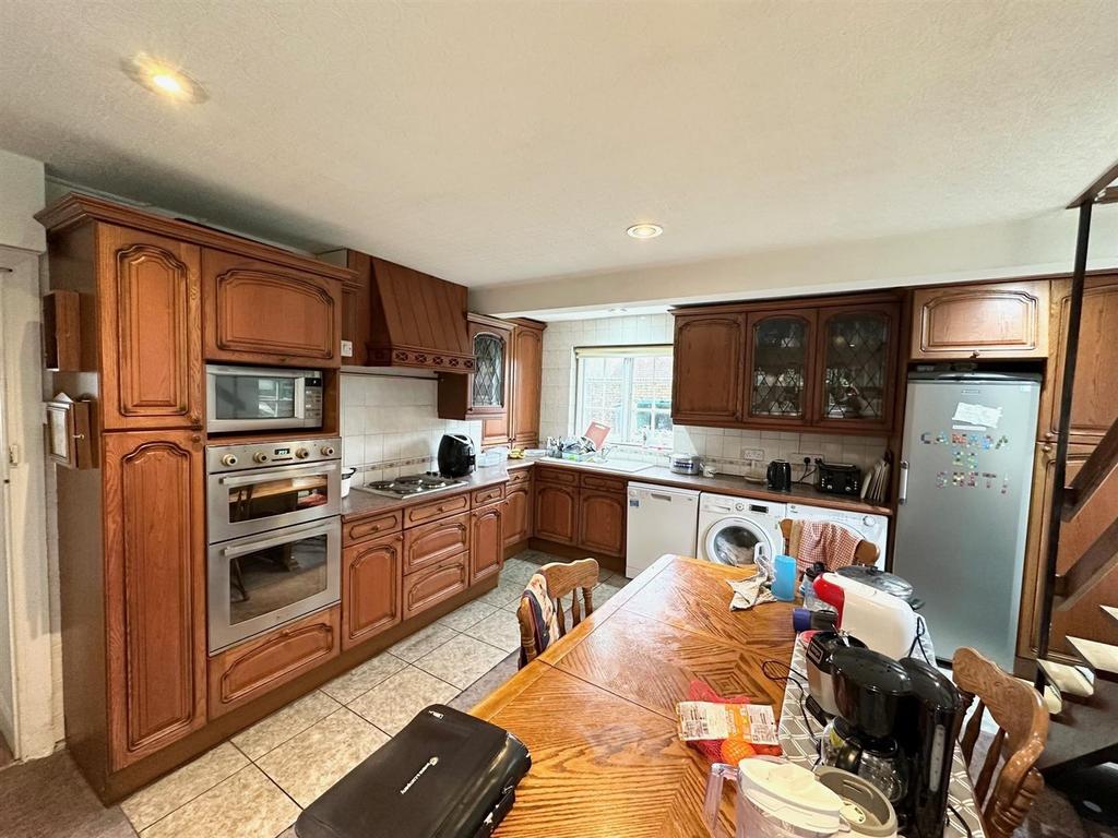 Communal kitchen.jpg