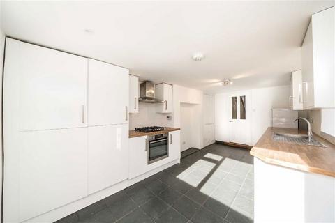 5 bedroom terraced house for sale, Chantrey Road, London SW9