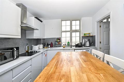 2 bedroom flat for sale, Cornfield Terrace, Eastbourne