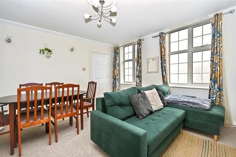 2 bedroom flat for sale, Cornfield Terrace, Eastbourne