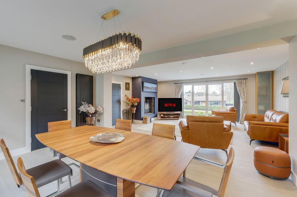 Living/Dining Room