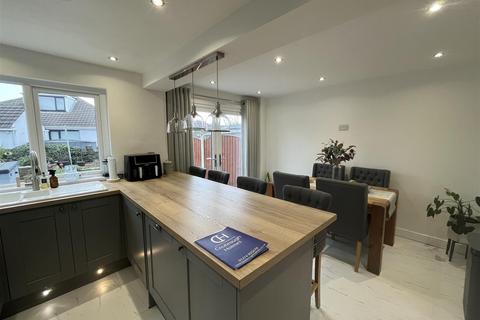 undefined, High Fernley Court, Bradford BD12