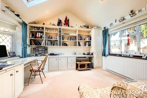 undefined, Ivydene, West Molesey KT8