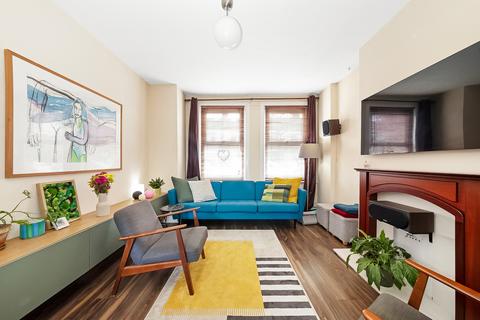 3 bedroom end of terrace house for sale, Durban Road, Beckenham, Kent, BR3