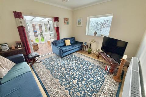 2 bedroom bungalow for sale, Amberley Road, Sale