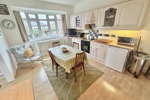 2 bedroom bungalow for sale, Amberley Road, Sale
