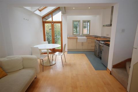 2 bedroom house to rent, Gwydir Street, Cambridge CB1