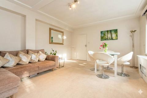 undefined, Paramount Court, London, WC1E