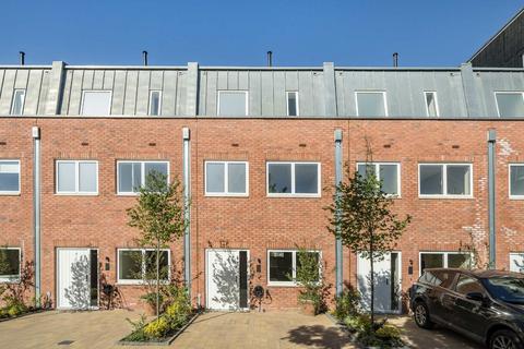 3 bedroom house for sale, Warwick Road, London W5