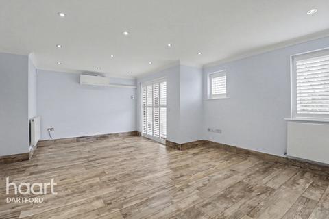undefined, The Street, DARTFORD
