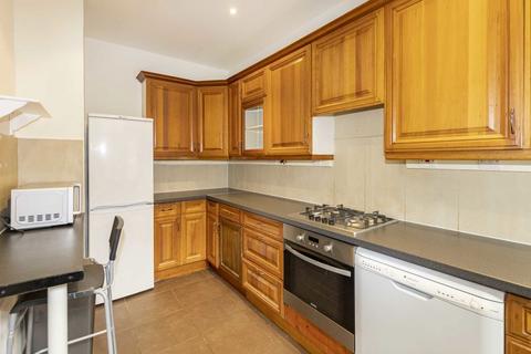 2 bedroom flat to rent, Corfton Road, London W5