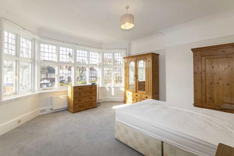 2 bedroom flat to rent, Corfton Road, London W5