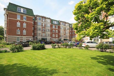 Haven Green, London W5