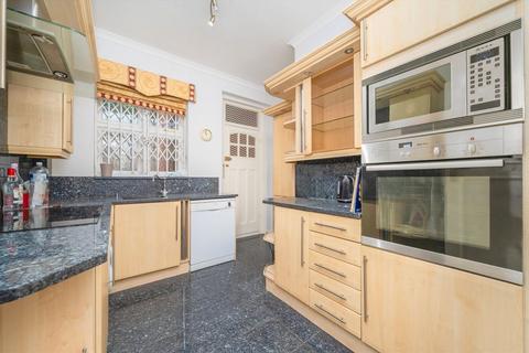 2 bedroom flat to rent, Haven Green, London W5