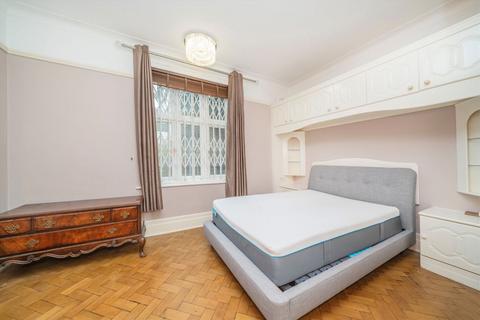 2 bedroom flat to rent, Haven Green, London W5