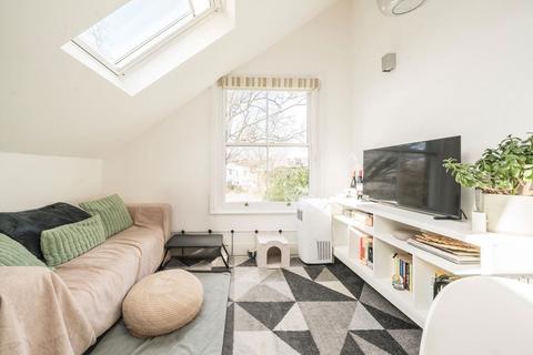 2 bedroom flat to rent, Blakesley Avenue, London W5