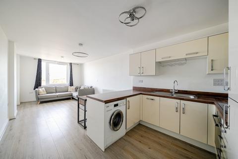 2 bedroom flat for sale, London Road, Wallington