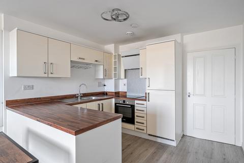 2 bedroom flat for sale, London Road, Wallington