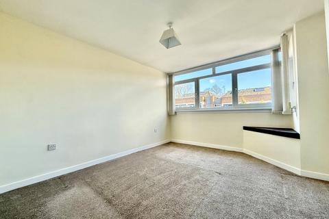 2 bedroom flat to rent, Dirleton Place, Glasgow, G41
