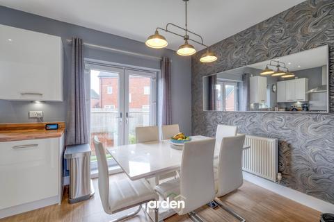 4 bedroom semi-detached house for sale, Skylark Street, Cofton Hackett, B45