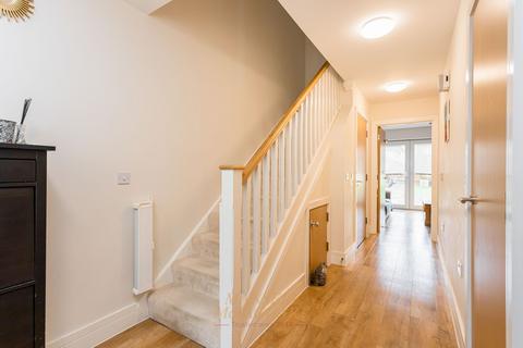 4 bedroom terraced house for sale, Canalside, Redhill RH1