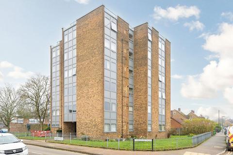 Grenside Road, Weybridge KT13