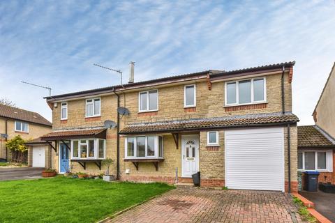 4 bedroom semi-detached house for sale, Bright Close, Chippenham