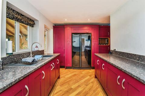 4 bedroom semi-detached house for sale, Bright Close, Chippenham
