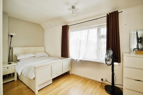 3 bedroom terraced house for sale, Bromhall Road, Dagenham, RM8