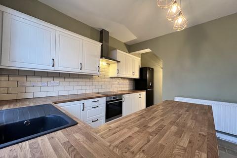 2 bedroom terraced house to rent, Manchester Road, Kearsley BL4