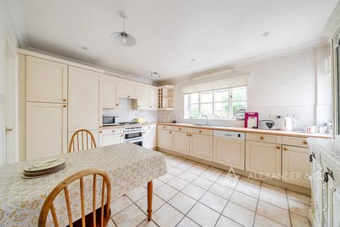 undefined, Bevan Court, Buckingham MK18