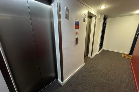 1 bedroom apartment to rent, Beetham Tower, Liverpool L3